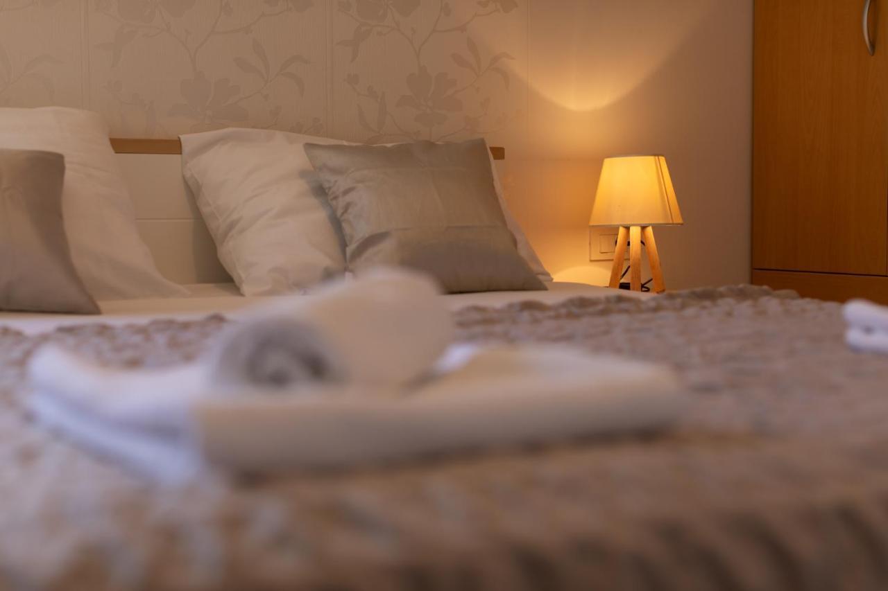 Apartments Villa Carica B&B Mimice Bagian luar foto