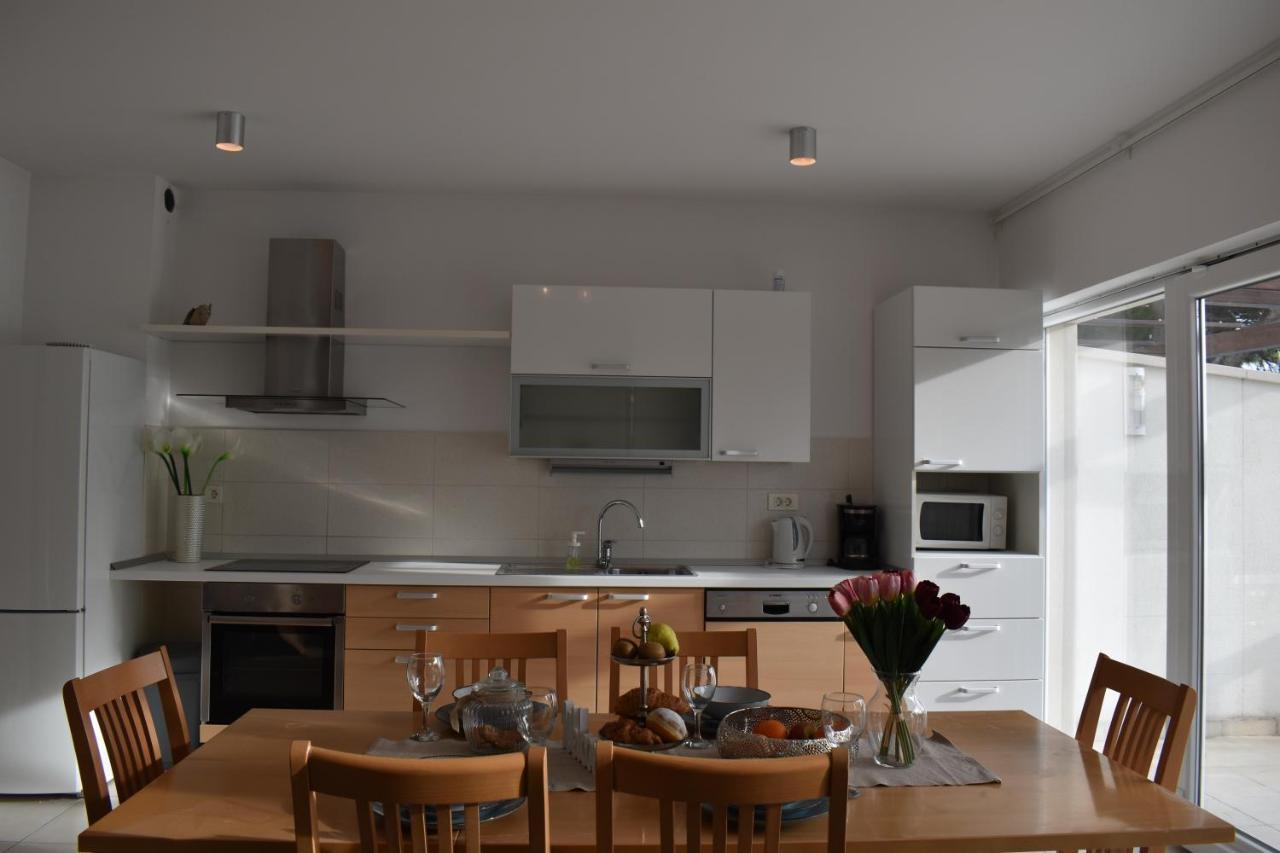 Apartments Villa Carica B&B Mimice Bagian luar foto