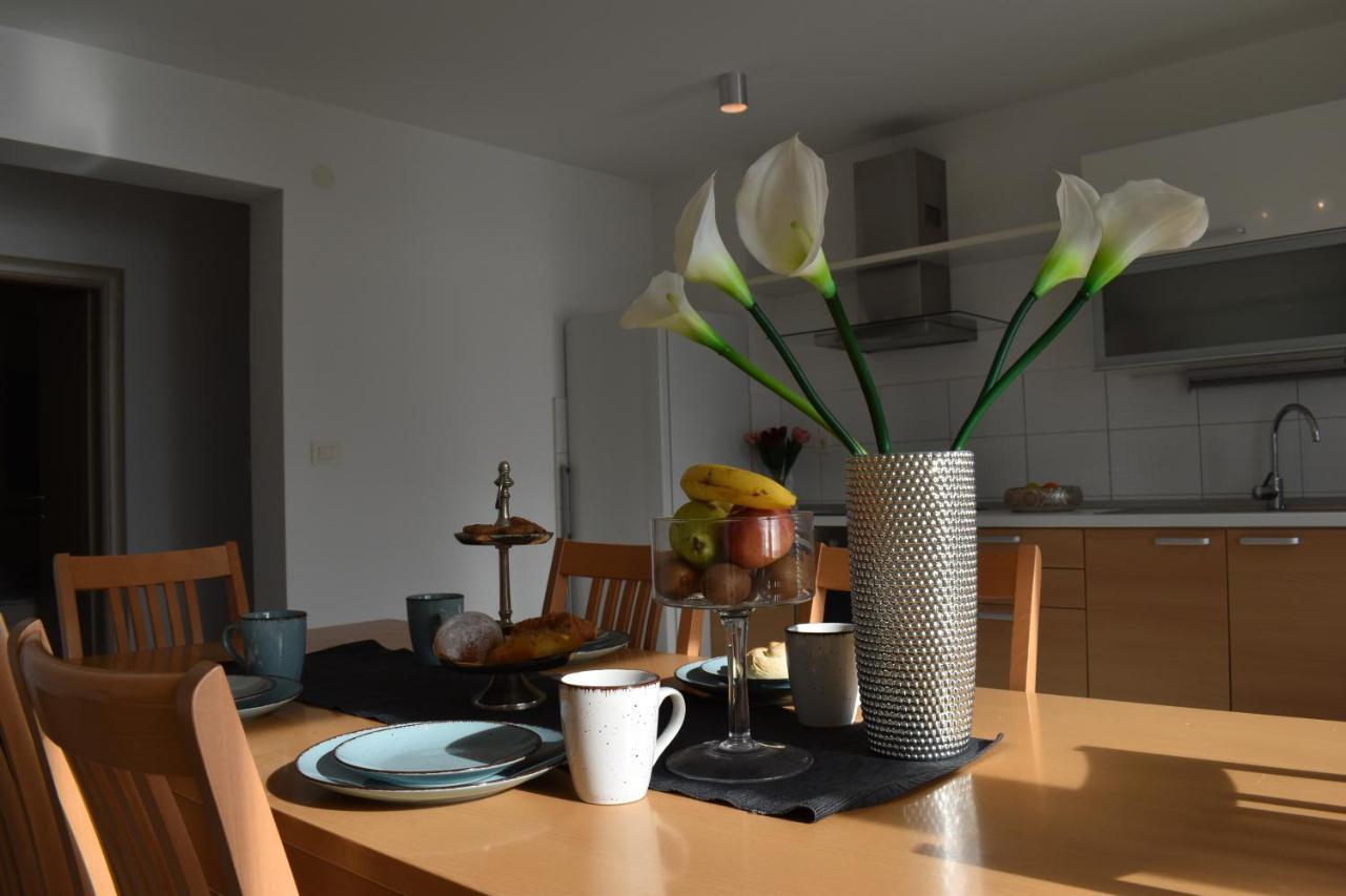Apartments Villa Carica B&B Mimice Bagian luar foto